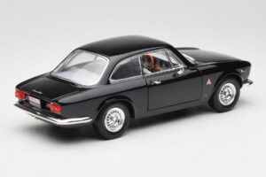 Alfa Romeo Giulia Sprint GTA Fekete Road Signature 1:18 92348 Fém – 3. kép a 8-ből