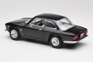 Alfa Romeo Giulia Sprint GTA Fekete Road Signature 1:18 92348 Fém – 7. kép a 8-ből