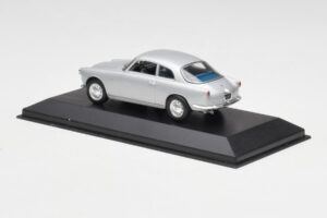 Alfa Romeo Giulietta Sprint Ezüst Minichamps 1:43 400120400 Fém – 3. kép a 4-ből