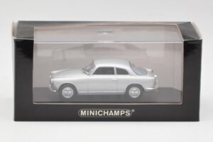 Alfa Romeo Giulietta Sprint Ezüst Minichamps 1:43 400120400 Fém – 4. kép a 4-ből