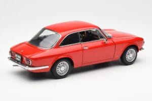 Alfa Romeo GT 1300 Junior LHD Piros AUTOart 1:18 70131 Fém – 3. kép a 8-ből