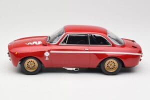 Alfa Romeo GTA 1300 Junior Piros Minichamps 1:18 155120020 Fém – 3. kép a 6-ből