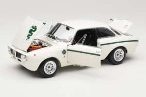Alfa Romeo GTA 1300 Junior Fehér Minichamps 1:18 100120501 Fém – 2. kép a 8-ből