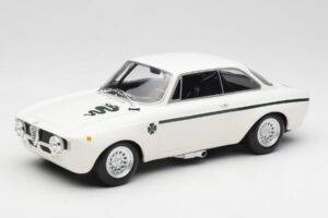 Alfa Romeo GTA 1300 Junior Fehér Minichamps 1:18 155120021 Fém