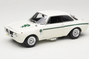 Alfa Romeo GTA 1300 Junior Fehér Minichamps 1:18 100120501 Fém