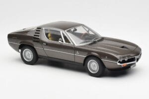 Alfa Romeo Montreal Barna Metálfényű AUTOart 1:18 70173 Fém – 6. kép a 8-ből