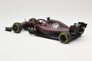 Alfa Romeo Racing C38 #7 K. Raikkonen Valentine's Day Livery Shakedown Fiorano 14th February 2019 Minichamps 1:18 110199907 F – 5. kép a 6-ből