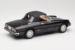 Alfa Romeo Spider 916 Veloce Fekete Ricko 1:18 32107 Fém – 3. kép a 8-ből