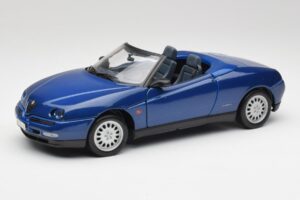 Alfa Romeo Spider 916 Periwinkle Kék Maisto 1:18 50308 Fém