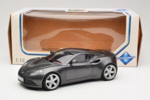 Artega GT Grey Metallic Revell 1:18 09024 Fém – 8. kép a 8-ből