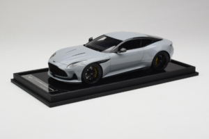 Aston Martin DB12 Nardo Gray MotorHelix 1:18 MH027NG Gyanta – 2. kép a 7-ből