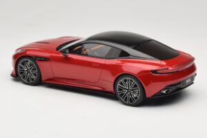 Aston Martin DB12 Hyper Red GT Spirit 1:18 GT936 Gyanta – 5. kép a 6-ből