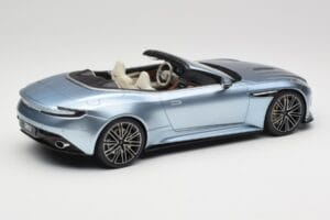 Aston Martin DB12 Volante Caribbean Blue Pearl GT Spirit 1:18 GT479 Gyanta – 2. kép a 6-ből