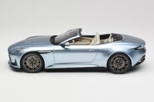 Aston Martin DB12 Volante Caribbean Blue Pearl GT Spirit 1:18 GT479 Gyanta – 3. kép a 6-ből