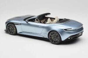 Aston Martin DB12 Volante Caribbean Blue Pearl GT Spirit 1:18 GT479 Gyanta – 5. kép a 6-ből