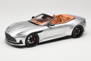 Aston Martin DB12 Volante Ezüst GT Spirit 1:18 GT945 Gyanta