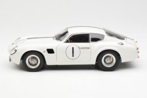 Aston Martin DB4 GT Zagato #1 24 Hours of Le Mans 1961 CMC 1:18 M-139 Fém – 3. kép a 6-ből