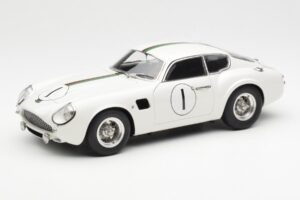 Aston Martin DB4 GT Zagato #1 24 Hours of Le Mans 1961 CMC 1:18 M-139 Fém