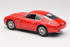 Aston Martin DB4 GT Zagato Piros Road Signature 1:18 92728 Fém – 7. kép a 8-ből