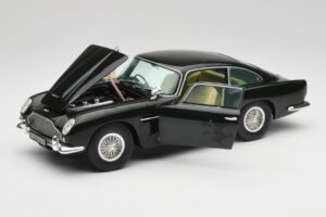 Aston Martin DB5 California Zsályazöld Chrono 1:18 H1001 Fém – 2. kép a 8-ből