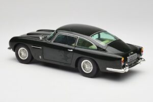 Aston Martin DB5 California Zsályazöld Chrono 1:18 H1001 Fém – 7. kép a 8-ből