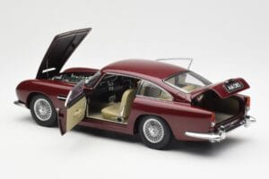 Aston Martin DB5 Dubonnet Piros AUTOart 1:18 70213 Fém – 5. kép a 8-ből