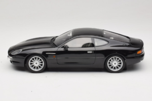 Aston Martin DB7 Bowland Black Cult Models 1:18 CML187-2 Gyanta – 3. kép a 6-ből