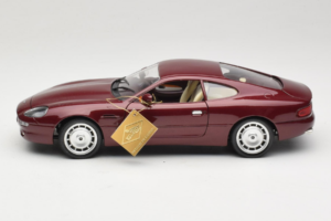 Aston Martin DB7 Piros Guiloy 1:18 67550 Fém – 4. kép a 8-ből