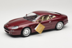 Aston Martin DB7 Piros Guiloy 1:18 67550 Fém