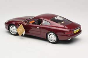Aston Martin DB7 Piros Guiloy 1:18 67550 Fém – 7. kép a 8-ből