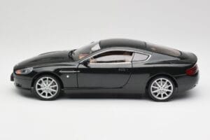 Aston Martin DB9 Fekete Solido 1:18 15025600 Fém – 4. kép a 8-ből
