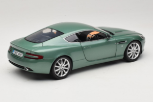 Aston Martin DB9 Zöld Minichamps 1:18 150137322 Fém – 3. kép a 8-ből