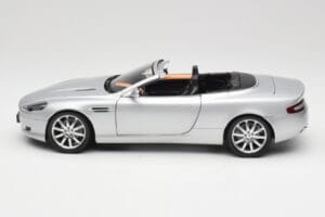 Aston Martin DB9 Volante Ezüst Minichamps 1:18 150137334 Fém – 4. kép a 8-ből