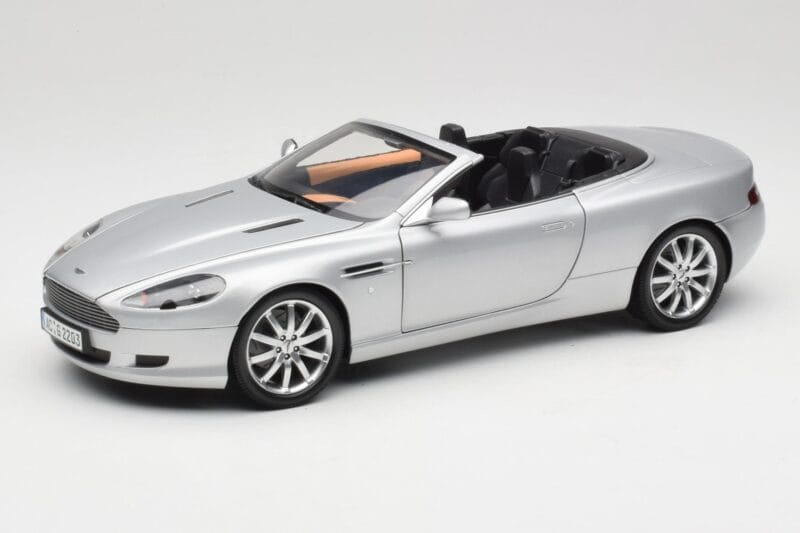 Aston Martin DB9 Volante Ezüst Minichamps 1:18 150137334 Fém