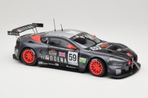Aston Martin DBR9 GT1 #59 Team Modena A. Garcia / J. Menten / C. Fittipaldi 24 Hours of Le Mans 2006 Solido 1:18 80014 Fém – 6. kép a 8-ből