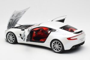 Aston Martin One-77 Morning Frost Fehér AUTOart 1:18 70244 Fém – 5. kép a 8-ből