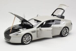 Aston Martin Rapide S Silver Fox AUTOart 1:18 70258 Fém – 2. kép a 8-ből