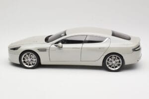 Aston Martin Rapide S Silver Fox AUTOart 1:18 70258 Fém – 4. kép a 8-ből