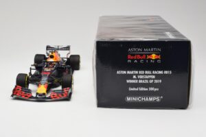 Aston Martin Red Bull Racing RB15 #33 M. Verstappen Winner Brazil GP 2019 Minichamps 1:18 110191933 Fém – 6. kép a 6-ből