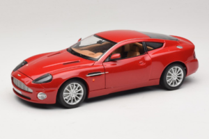 Aston Martin V12 Vanquish Piros Bburago 1:18 33334063 Fém