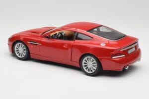 Aston Martin V12 Vanquish Piros Bburago 1:18 34063 Fém – 7. kép a 8-ből