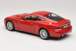 Aston Martin V12 Vanquish Piros Bburago 1:18 33334063 Fém – 7. kép a 8-ből