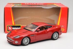 Aston Martin V12 Vanquish Piros Bburago 1:18 34063 Fém – 8. kép a 8-ből