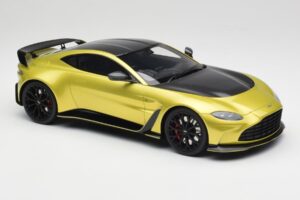 Aston Martin V12 Vantage Final Edition Cosmopolitan Yellow TopSpeed 1:18 TS0453 Fém – 4. kép a 6-ből