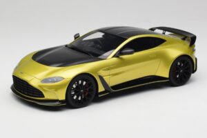 Aston Martin V12 Vantage Final Edition Cosmopolitan Yellow TopSpeed 1:18 TS0453 Fém