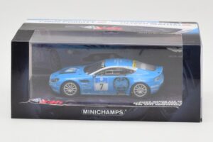 Aston Martin V12 Vantage #7 U. Bez / Porritt / R. Meaden / Mathai 24 Hours Nurburgring 2009 Minichamps 1:43 437091307 Fém – 4. kép a 4-ből