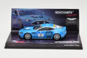 Aston Martin V12 Vantage #7 U. Bez / Porritt / R. Meaden / Mathai 24 Hours Nurburgring 2009 Minichamps 1:43 437091307 Fém