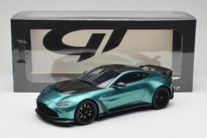 Aston Martin V12 Vantage Racing Green GT Spirit 1:18 GT922 Gyanta – 6. kép a 6-ből