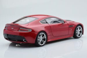 Aston Martin V12 Vantage Piros AUTOart 1:18 70208 Fém – 3. kép a 8-ből