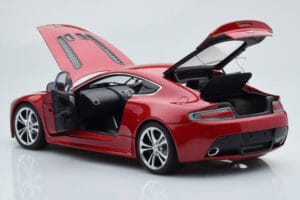 Aston Martin V12 Vantage Piros AUTOart 1:18 70208 Fém – 5. kép a 8-ből
